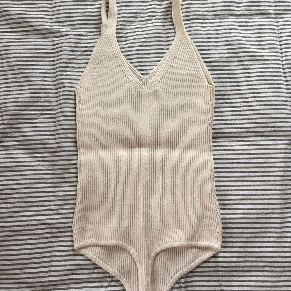 Abercrombie cream bodysuit - Picture 2 of 3